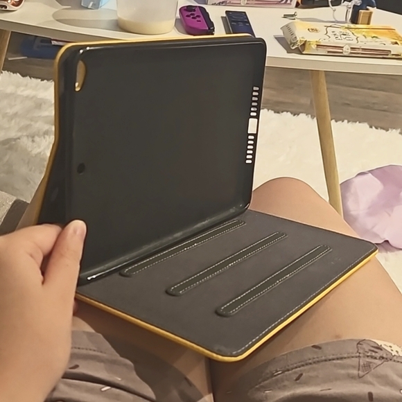 Winnie iPad mini case for mini 4 and 5 - Picture 3 of 3